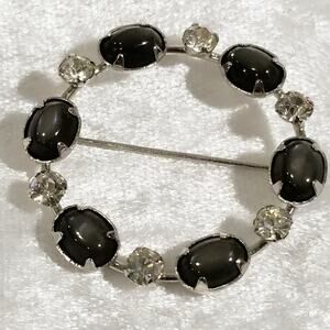 Rolyn Inc brooch 120/12K GF  1 1/2" 1.1664